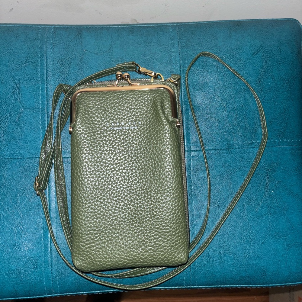 Elegant Green Leather Crossbody Bag